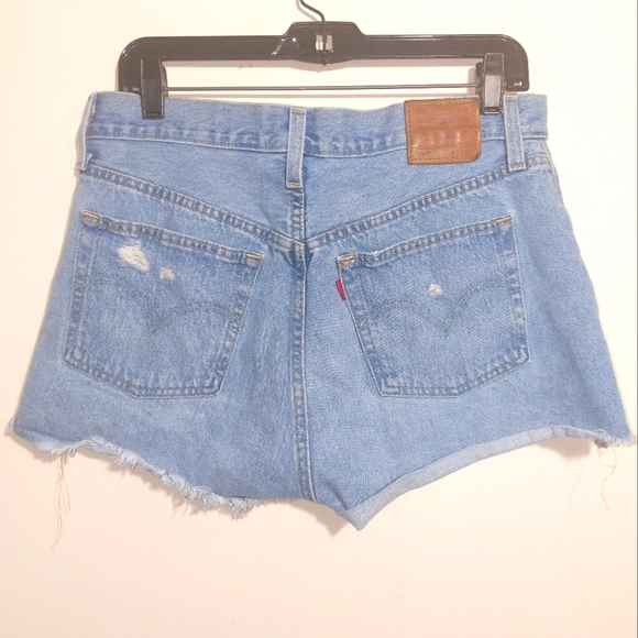 Levi's Premium Women's 501® Original Fit High Rise Cutoff Denim Shorts Light EUC - Picture 9 of 14